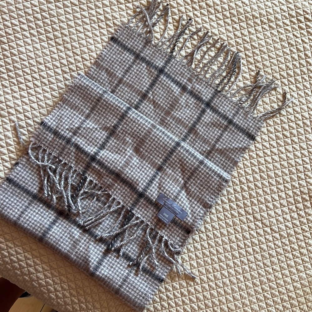 Beige/tan 100% Alpaca scarf made in Peru. Almost new.